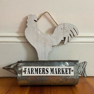 Farmhouse Style - Rooster Wood & Galvanized Hanging Basket